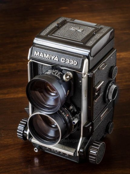 Illustration Mittelformatkamera Mamiya C330